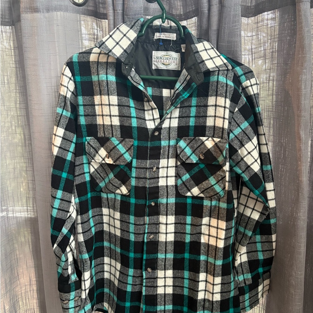 Northwest Territory Men's Plaid Shirt in Black, White, and Teal size S jacket